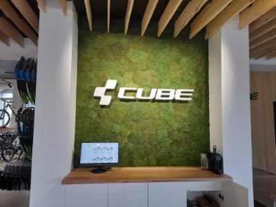CUBE reklama interiér LED Karlovy Vary